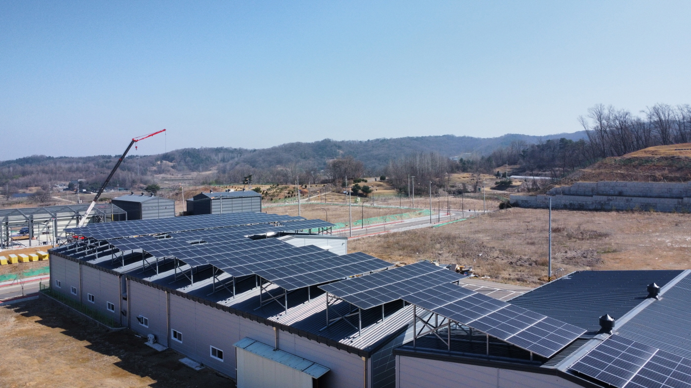 금성유리 태양광발전소 1호 - 95.16kw, 1-1호 - 46.36kw, 2호 - 98.82kw